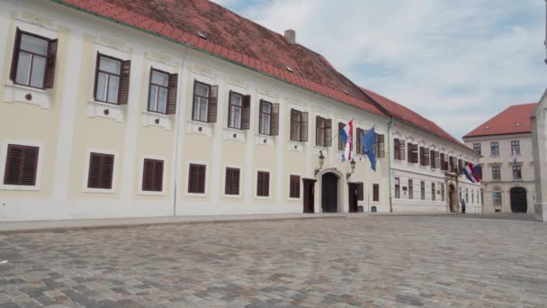 Edificio del gobierno croata en la plaza de San Marcos — Vídeos de Stock