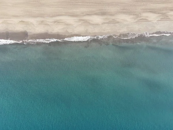 Gökyüzünden Maspalomas sahilinin manzarası