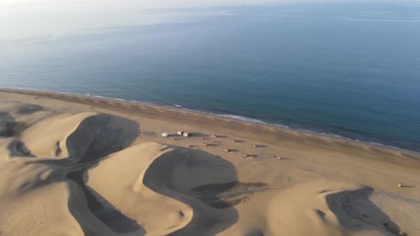 从无人驾驶飞机上看到马斯帕洛马斯的沙丘 — 图库视频影像