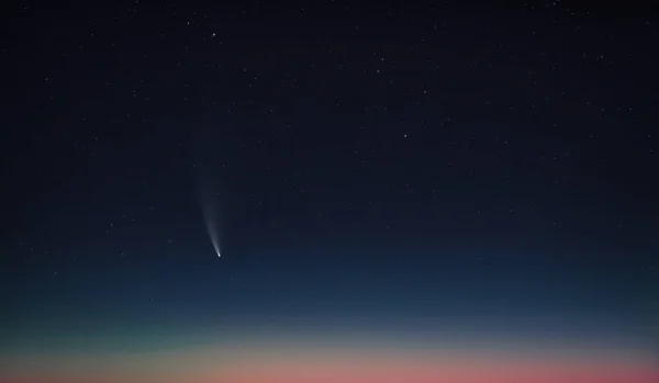 Utsikt Över Kometen 2020 Neowise Ovanför Molnen — Stockfoto