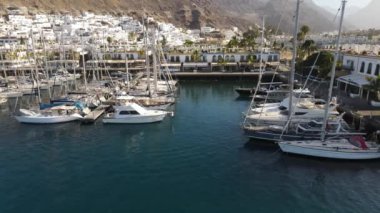 Mogan, Kanarya Adaları 'ndaki inanılmaz liman manzarası