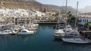 Mogan, Kanarya Adaları 'ndaki inanılmaz liman manzarası
