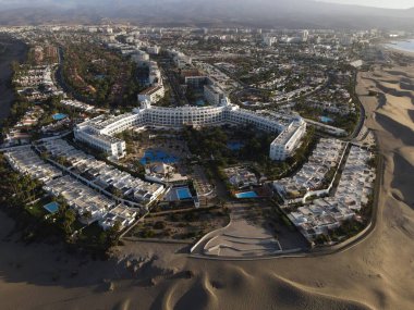 Maspaloma Kumulları 'nın doğal rezervinin havadan görünüşü