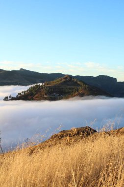 Sabahları bulutlar denizi manzarası
