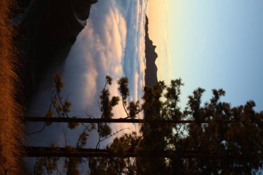 Sabahları bulutlar denizi manzarası