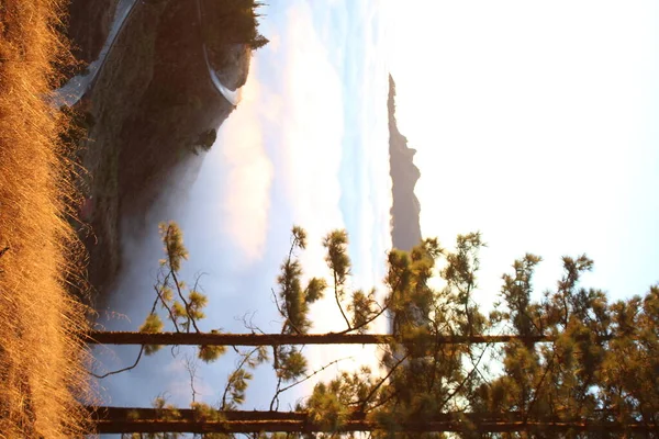 Sabahları bulutlar denizi manzarası