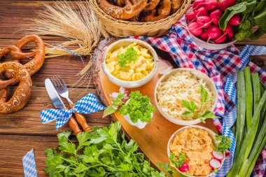 Bavyera kahvaltı sosis (oktoberfesrt ile)