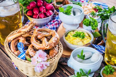 Bavyera kahvaltı sosis (oktoberfesrt ile)