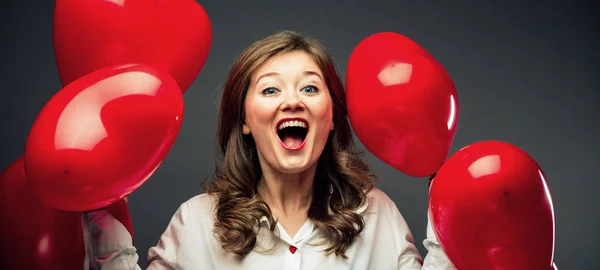 Hermosa Mujer Joven Con Forma Corazón Globo Aire Sobre Fondo —  Fotos de Stock