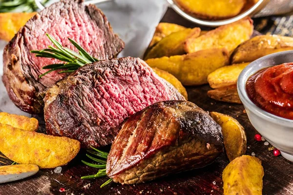 Délicieux Steak Boeuf Avec Ketchup Pommes Terre Vue Sur Dessus — Photo