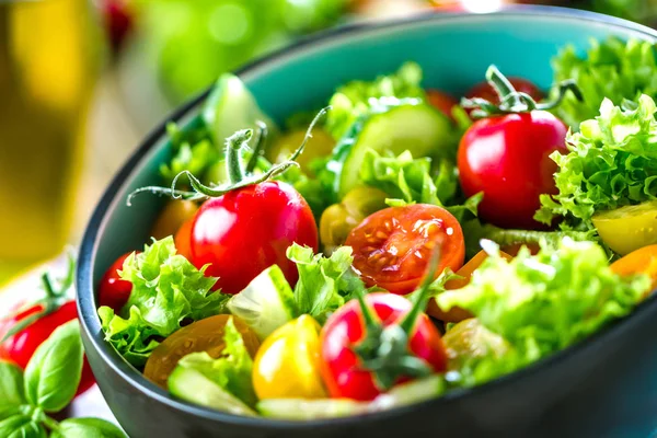 Groente Salade Kom Keukentafel — Stockfoto