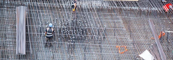 Lado Construção Com Trabalhadores Vista Cima — Fotografia de Stock
