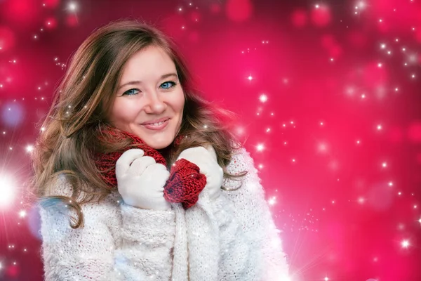 Portret Van Een Lief Meisje Met Een Rode Sjaal Kerstmis — Stockfoto