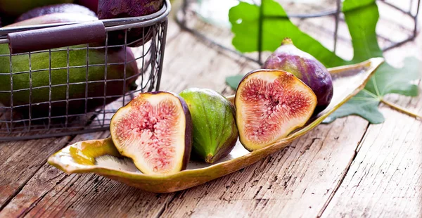 Freshly Cut Fig Fruit — Stock Photo, Image