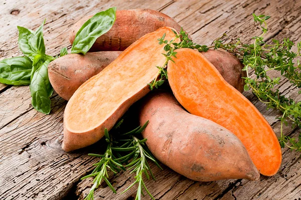 Sweet Potato Wooden Background — Stock Photo, Image