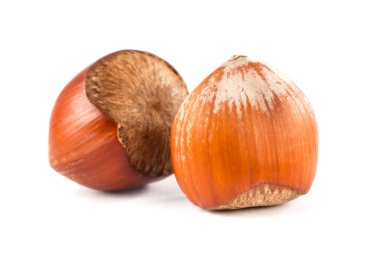 Eski ahşap arka planda fındıklar