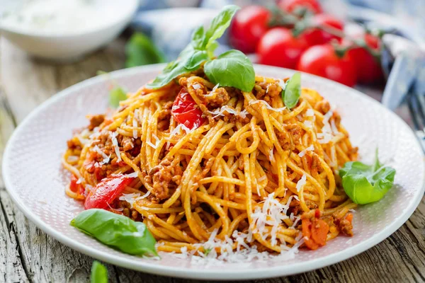新鮮でおいしいスパゲッティ Bolognes — ストック写真