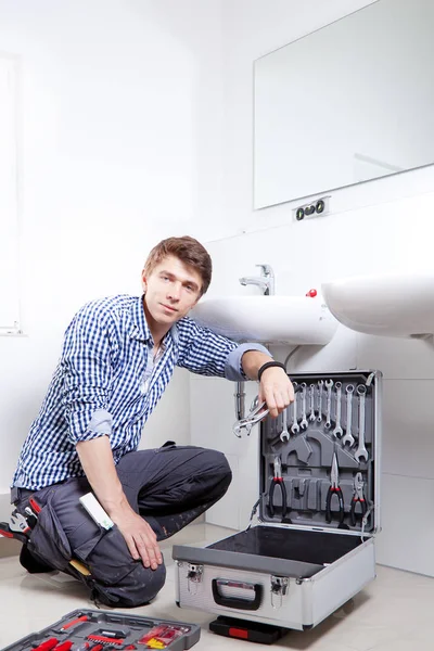 Portrait Male Plumber Fixing Sink Bathroom — Stock Photo, Image