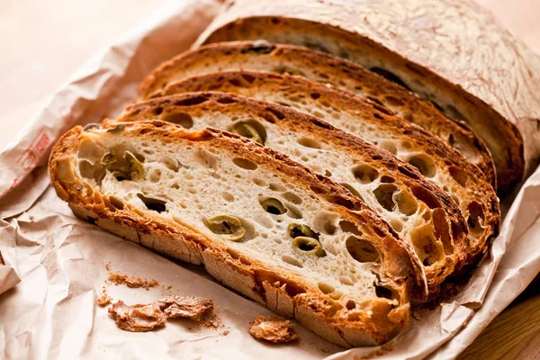 Talyan Tarzı Ekmek Zeytin Ile — Stok fotoğraf