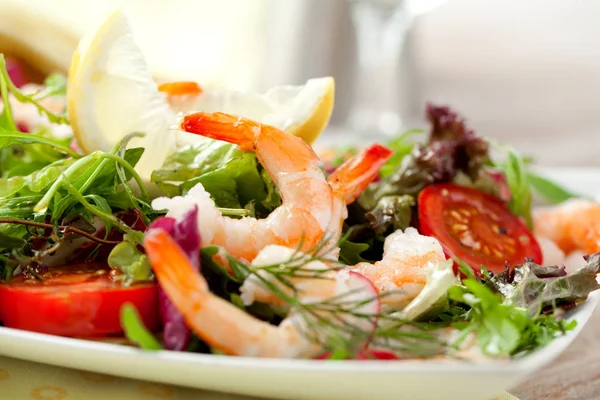 Garnelensalat Einfacher Und Gesunder Salat Aus Garnelen Gemischtem Gemüse Und — Stockfoto
