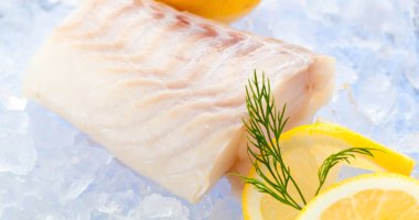 Morina fileto taze limon ile buzda balık 