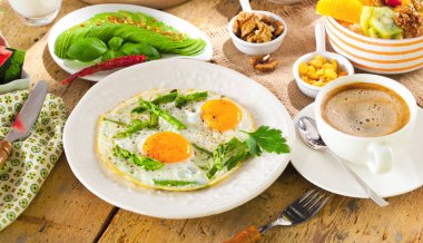 Kahvaltı veya brunch tablo leziz Şarküteri her türlü ile dolu