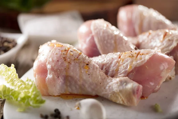 Raw Chicken Legs Wooden Background — Stock Photo, Image