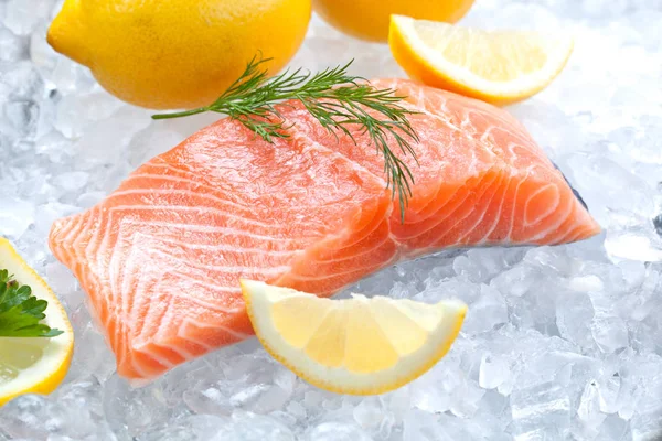 Salmone Fresco Sul Ghiaccio — Foto Stock