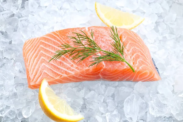 Salmone Fresco Sul Ghiaccio — Foto Stock