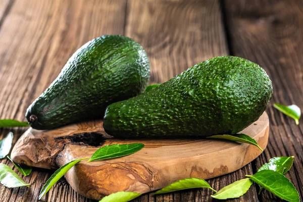 Verse Avocado Houten Tafel Close — Stockfoto