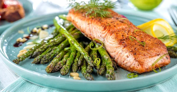 Grilled Salmon Asparagus Close — Stock Photo, Image