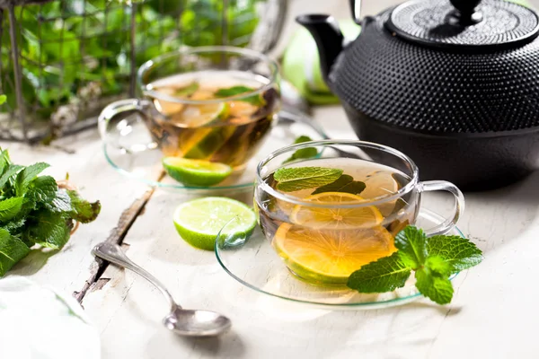 Gorąca Herbata Mięty Pozostawia — Zdjęcie stockowe