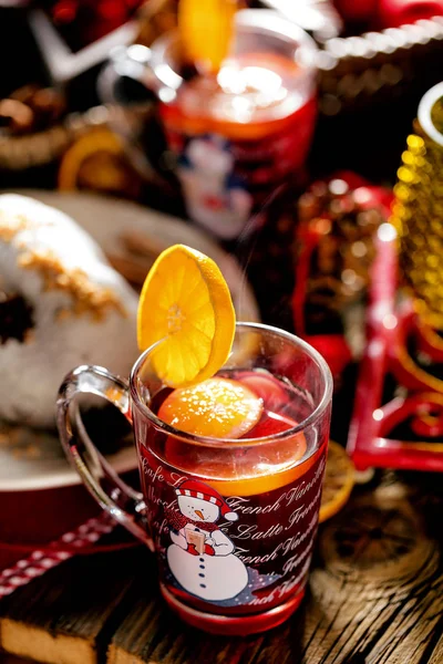 Weihnachtsglühwein Auf Küchentisch — Stockfoto