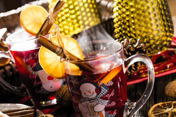 Weihnachtsglühwein Auf Küchentisch — Stockfoto