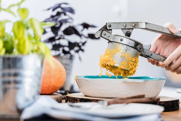 Preparing pumpkin puree. Selective focus on puree in pan — Stock Image Preparing Pumpkin Puree Selective Focus Puree Pan Royalty Free Stock Images