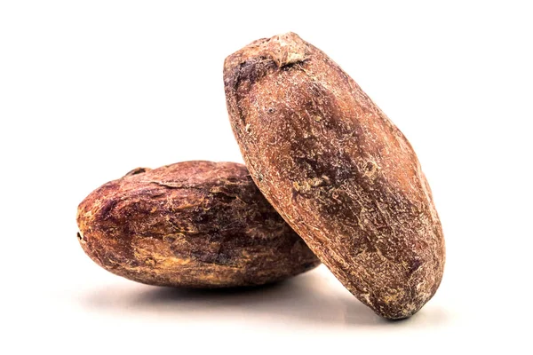 Cacaobonen Met Blad Geïsoleerd Een Witte Achtergrond Bovenaanzicht Plat Leggen — Stockfoto