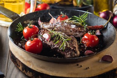 Bir fileto biftek yemek fotoğraf tarifi fikir pişirme