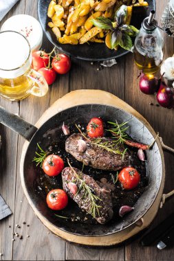 Bir fileto biftek yemek fotoğraf tarifi fikir pişirme