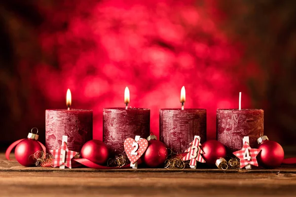 圣诞蜡烛和灯 圣诞节背景 — 图库照片