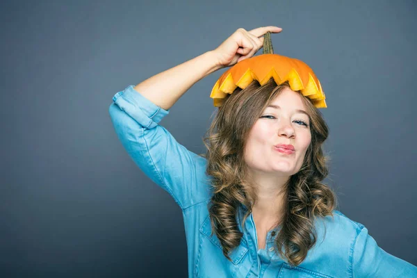 Portrait Beautiful Cheerful Woman Pumpki — Stock Photo, Image