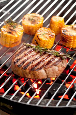 Orta ızgara biftek, yakın