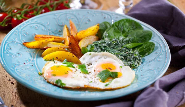 Egg Boiled Spinach — Stock Photo, Image