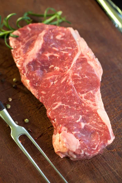 Carne Res Fresca Jugosa Mediana Rare Grillsteak Carne Barbacoa Cerca — Foto de Stock