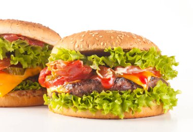 Alevli ev yapımı hamburgerler..