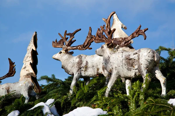 クリスマス装飾木製の背景にクローズ アップ — ストック写真