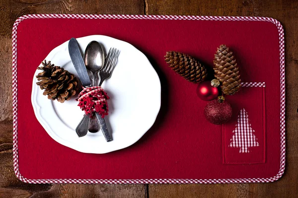 Schöne Weihnachtliche Tischdekoration Mit Dekoration — Stockfoto
