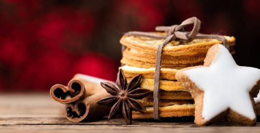 Noel kurutulmuş portakal, tarçın ve anason star