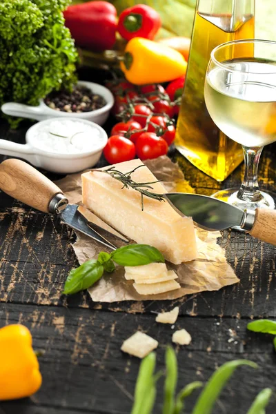 Pieces Parmigiano Reggiano Parmesan Cheese Wood Board — Stock Photo, Image