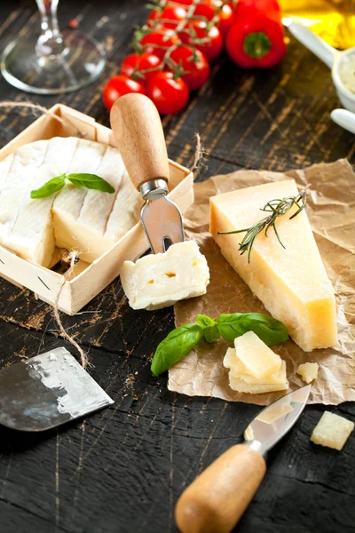 Pieces Parmigiano Reggiano Parmesan Cheese Wood Board — Stock Photo, Image