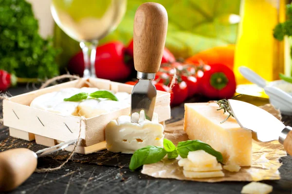 Pieces Parmigiano Reggiano Parmesan Cheese Wood Board — Stock Photo, Image